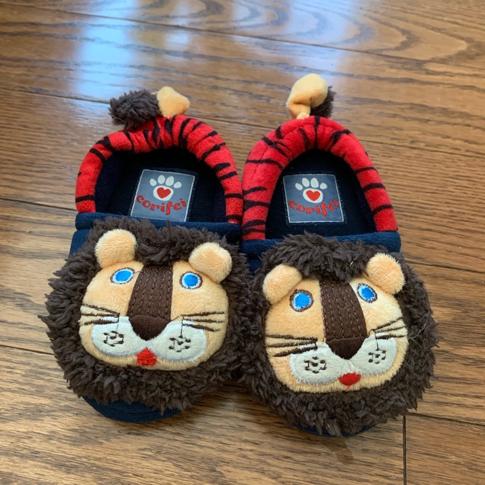 Children’s Lion Slippers